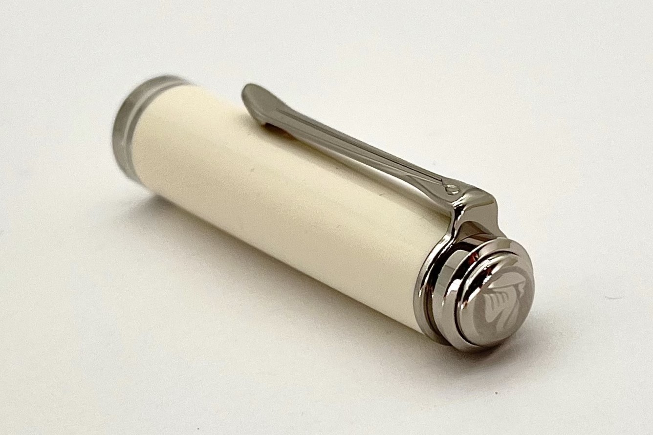 PelikanSouveranSpecialEditionM605GreenWhiteFountainPen_M